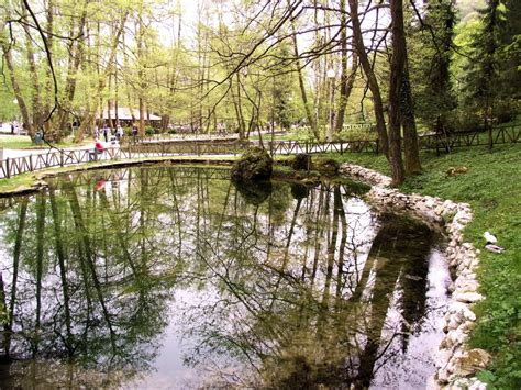 Vrelo Bosne - Sarajevo - Arrivalguides.com