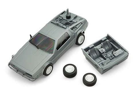 Back to the Future 1:24 DeLorean Scale Model Kit | Gadgetsin