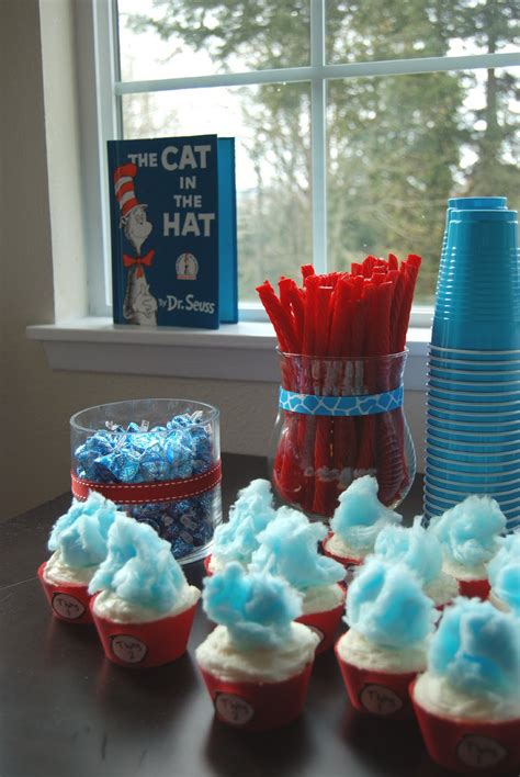 Nap Time Crafts: Baby Shower - Cat in the Hat Style!