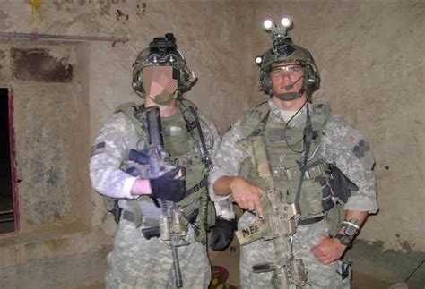 U.S Army Rangers in Iraq on a night op. On the right is Mat Best(info ...