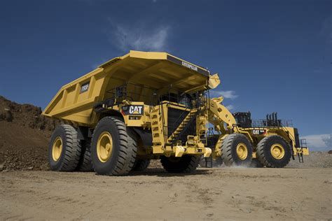 Caterpillar produces 5000th 793 mining truck - MINING.COM