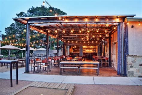 36 Stellar Options for Monday Night Dining | Outdoor restaurant design ...