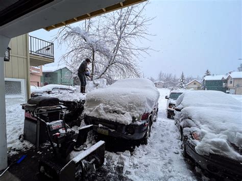 Snowstorm leaves aftermath of power outages amid Anchorage snow emergency