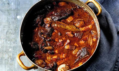 James Martin's French masterclass: Boeuf bourguignon | James martin recipes, James martin, James ...