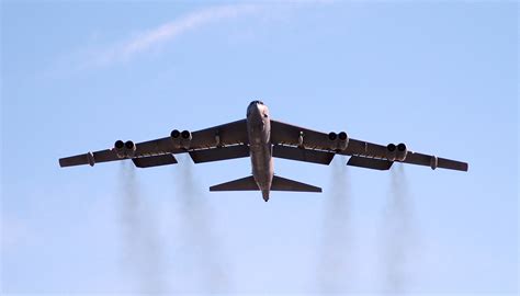 Air Force B-52 Re-Engining Has “Momentum,” Rolls Says | Air & Space Forces Magazine