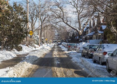 Streets of Toronto in the Winter Editorial Photo - Image of cars, urban ...