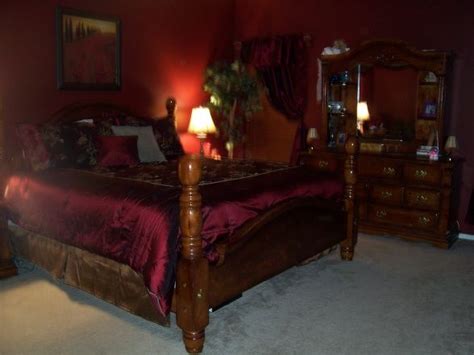 Bedroom Maroon Painting Decorating Bedroom Furniture For Small Room Tips Ideas Decor Rooms Fall ...