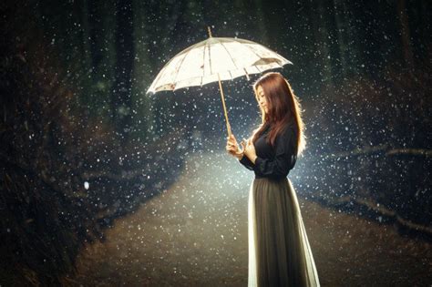 How to Shoot Magical Portraits in the Pouring Rain Umbrella Photography, Levitation Photography ...