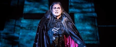 Review: DANCE OF THE VAMPIRES at Musical Dome, Cologne - The Vampires take a big, juicy bite out ...