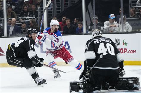 Chris Kreider scores final two goals to propel Rangers past Kings