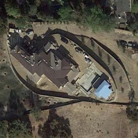 Gwen Stefani & Blake Shelton's House in Los Angeles, CA (Google Maps)