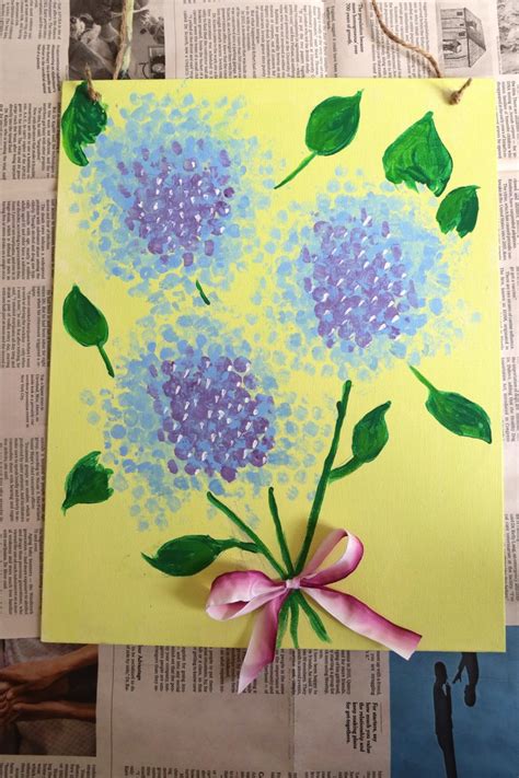 Painting Hydrangea Flowers Is Easy and Fun Using Bubble Wrap - FeltMagnet