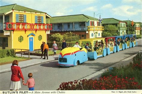 Fabulous John Hinde Butlin's postcards - Flashbak | Butlins, Butlins holidays, Abandoned ...