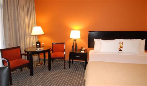 Oakland Airport Executive Hotel, Oakland: $50 Room Prices & Reviews ...