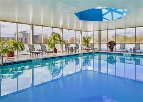 11 BEST HOTELS near NEWARK AIRPORT