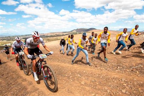 Absa Cape Epic 2023: Beers y Blevins se llevan el prólogo, con victoria ...