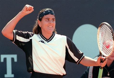 Conchita Martínez compie 48 anni: la carriera e i successi dell'ex tennista - WH News