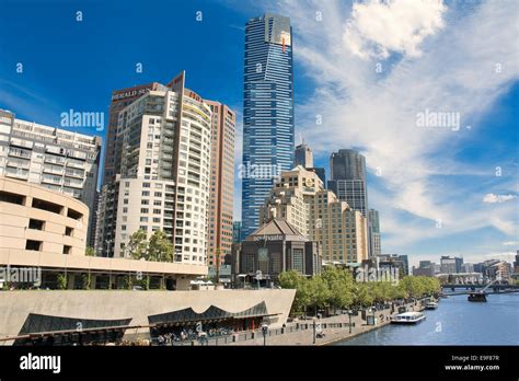 Southbank promenade hi-res stock photography and images - Alamy