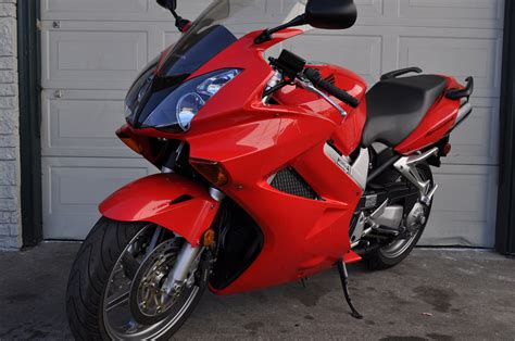 2002 Honda VFR800FI Interceptor - Moto.ZombDrive.COM