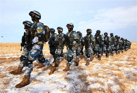 Chinese marines train in deep freeze (1/7) - Headlines, features, photo and videos from ecns.cn