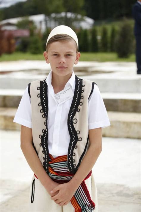 Advice Me: Traditional dress of Kosovo