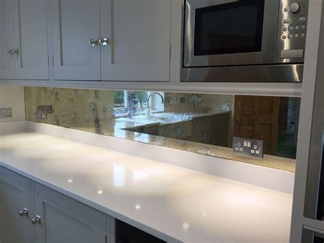 Modern Mirrored Kitchen Backsplash - mollymuriel