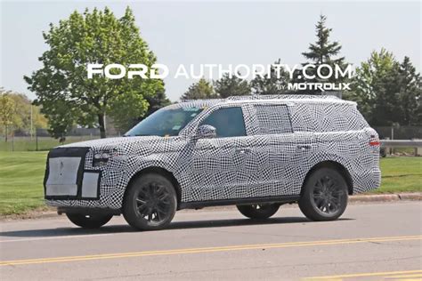 2025 Ford Expedition Spotted For First Time With Big Changes