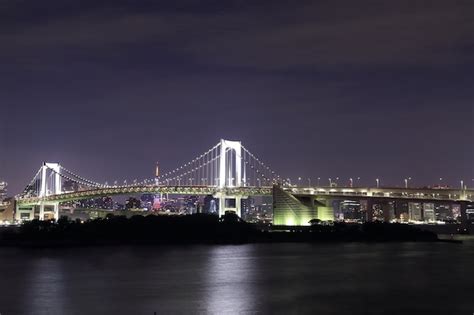 Premium Photo | Tokyo rainbow bridge at night