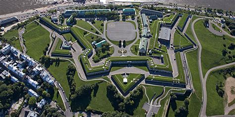 Citadelle de Québec - Historical Sites | Activities and Attractions ...