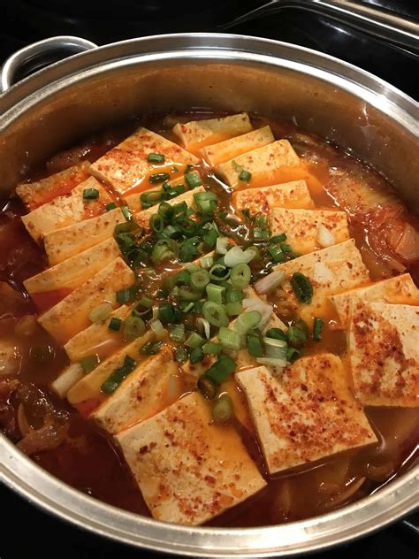 Kimchi stew (Kimchi-jjigae) recipe - Maangchi.com