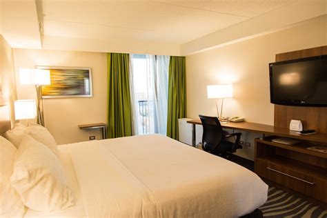 HOLIDAY INN WINNIPEG - AIRPORT WEST, AN IHG HOTEL - Updated 2022 Prices ...