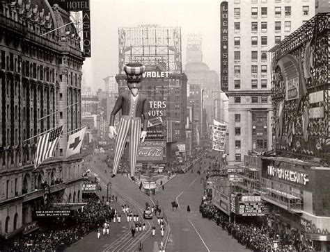 Macy's Thanksgiving Day Parade Through the Years Photos - ABC News