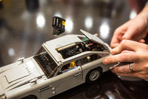 Lego James Bond Aston Martin DB5 thrills with working ejector seat - CNET