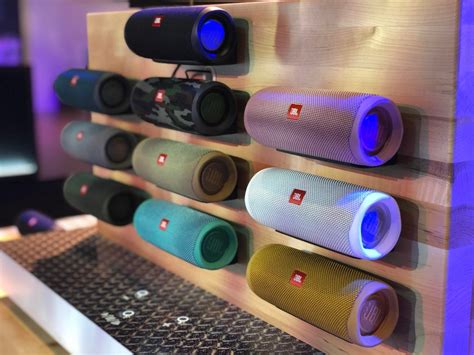 JBL Flip 5 Bluetooth speaker gets bigger sound, better battery life, USB-C at CES 2019 - CNET