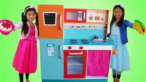 Watch Toys and Colors - S1:E14 Emma and Wendy's Pretend Play Cook-Off ...