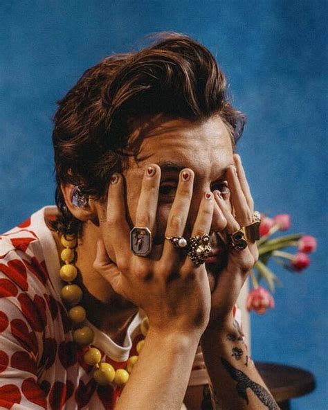 Let Harry Styles Give You A Lesson Or Two On Nail Art | Grazia India