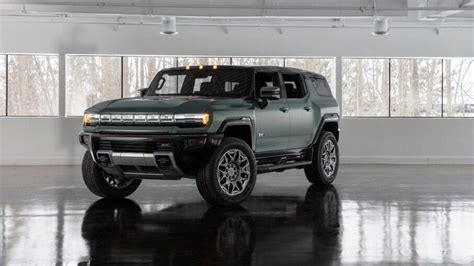 SUV Hummer retorna em 2023 com motor elétrico de 842 cv - MS Notícias