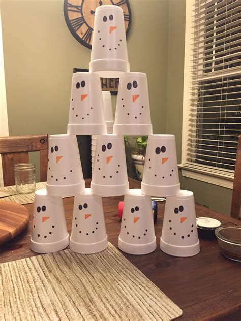 DIY SNOWMAN KNOCK DOWN THE CUP TOWER ( WITH A SNOWBALL) GAME!! | Snowman cups, Diy snowman ...