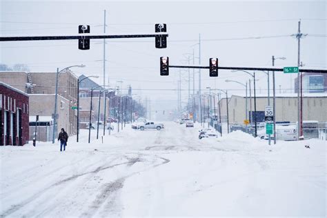 Snow falling in Omaha, Lincoln; eastern Nebraska, western Iowa in ...