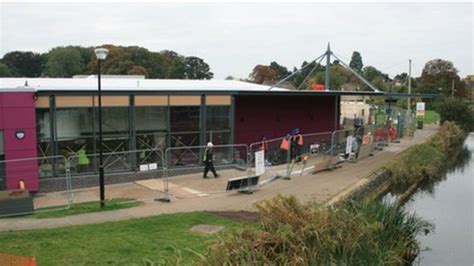 Sleaford Leisure Centre to reopen after £2.85m revamp - BBC News