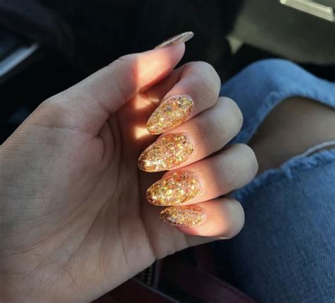 gold flake nails | Gold nails, Simple nails, Natural nail art