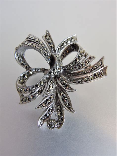 Vintage 1970's Marcasite Bow Brooch - Etsy