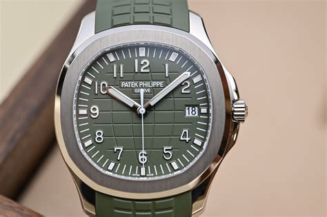 Patek Philippe Aquanaut Jumbo 5168G Khaki Green - Hands-On Review ...