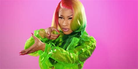 Nicki Minaj "Barbie Dreams" Video - Nicki Minaj Roasts Her Exes in ...