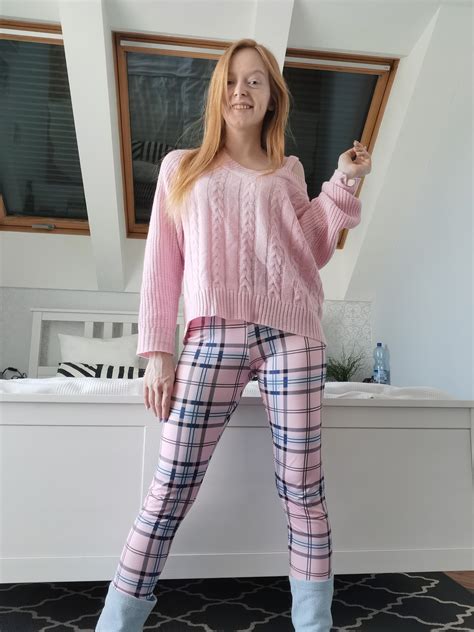 Girly and chilled at home 💗🏡 : r/OUTFITS