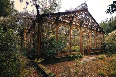 Overgrown Victorian greenhouse [1024 x 680] : AbandonedPorn