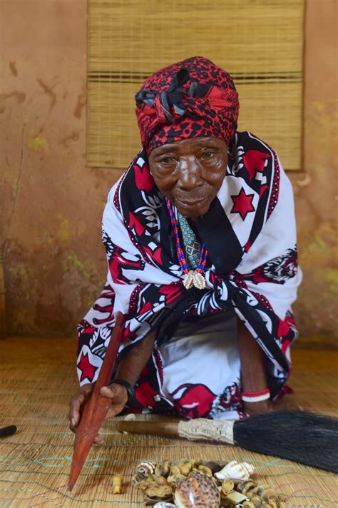 Mzansi's 'oldest' sangoma o rata kuku! | Daily Sun