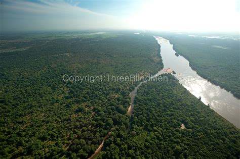 SRI LANKA. The Mahaweli River. | threeblindmen photography archive