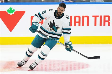 Lightning acquire Anthony Duclair, 2025 seventh-round pick from Sharks for Jack Thompson, 2024 ...