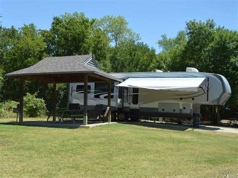 Loyd Park Camping Cabins & Lodge | Grand Prairie, TX - RV Parks and Campgrounds in Texas - Good ...